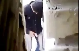 Beleegyezett, hogy először látja a szomszédokkal popsiszex először