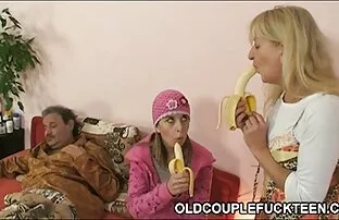 Kövér, idegesítő pengékkel ébredt, majd sexo video hd kiugrott az alvásból