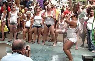 Az napi ingyen sex első alkalom, hogy egy nővér