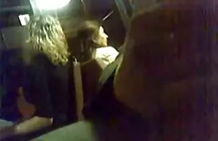 A testvér könnyű préda egy testvér rejtett kamerás porno számára.
